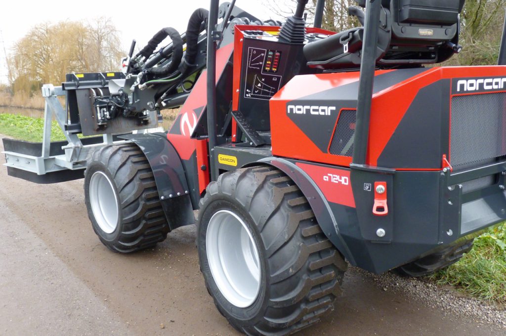 Norcar chargeur articulé A7240