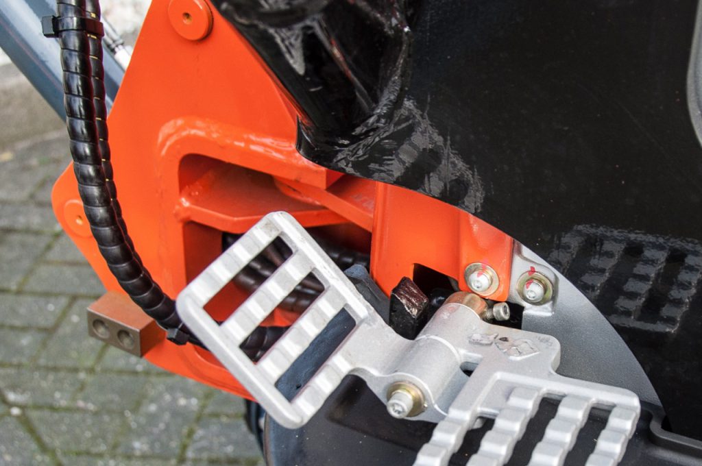 Atlas mini pelle AC 08B