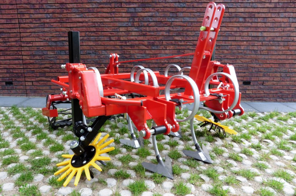 Cultivateur C8V avec doigts de désherbage