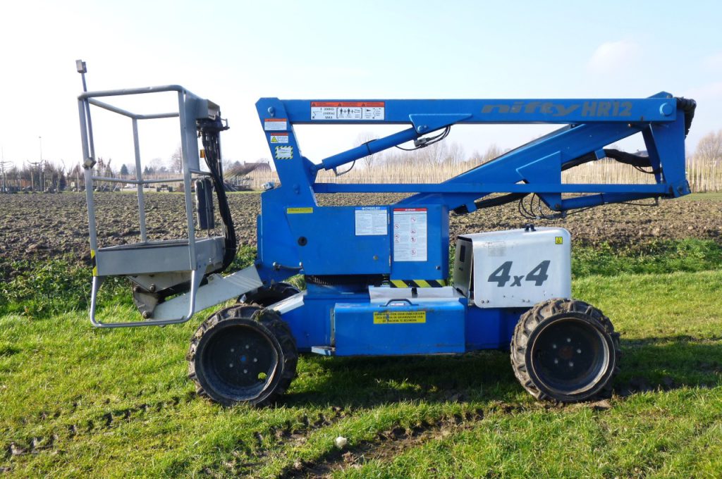 Nacelle élévatrice terrain irrégulier Nifty HR12 4X4