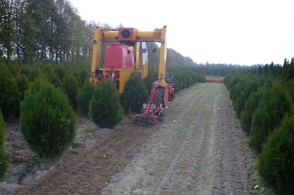 Cultivateurs 3 rangs - Tracteur enjambeur