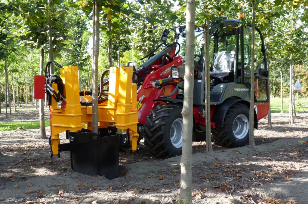 KLR-700 monté à Weidemann 1380