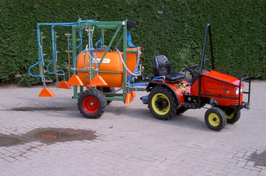 Pulvérisateur en lignes pour protection herbicide
