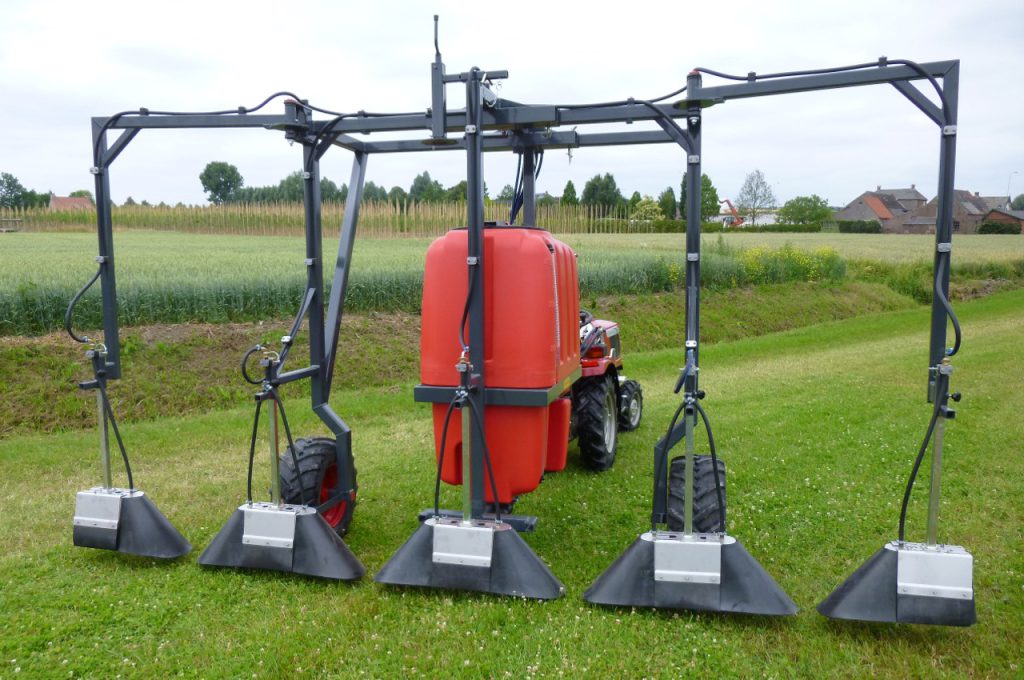 Pulvérisateur pour cultures en rangées pour protection herbicide