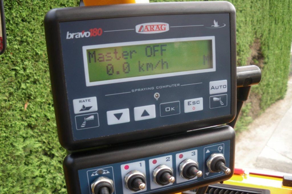 Ordinateur de pulvérisateur - Tracteur enjambeur