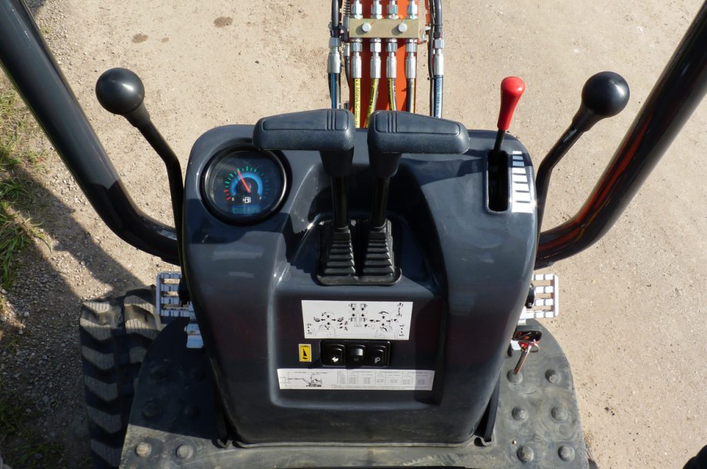 Commande - Atlas minipelle AC 08B