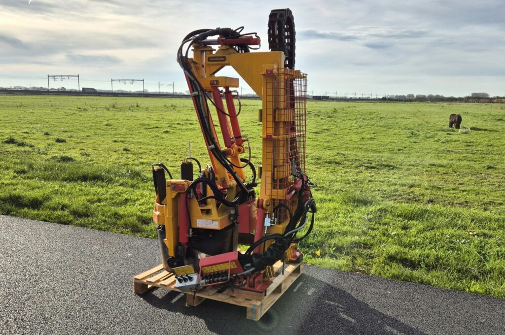 604019 KLR-700 HM avec bêches 60 + 70 cm avec cadre de montage pour tracteur Fendt étroit (narrow-track)