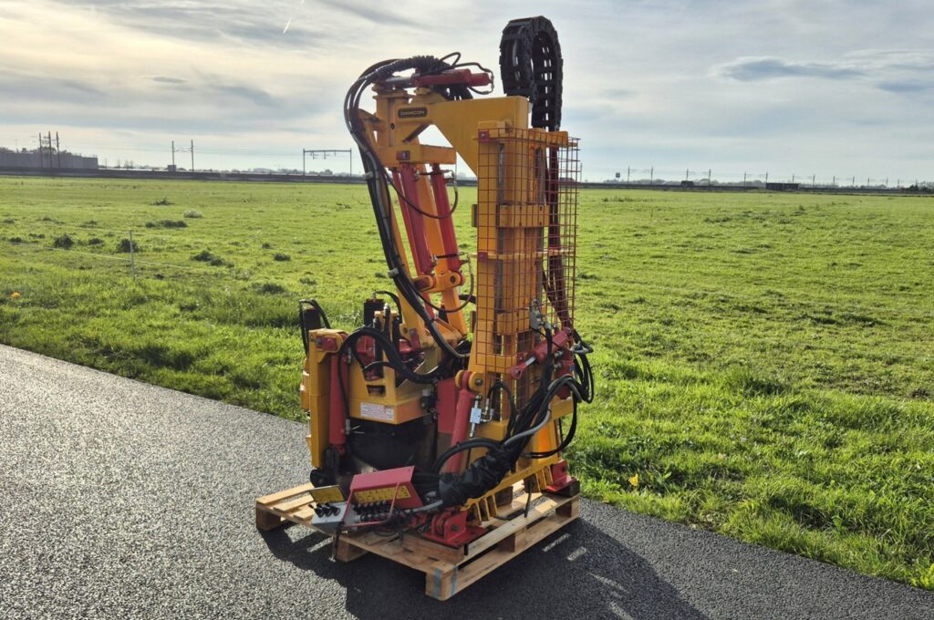 604019 KLR-700 HM avec bêches 60 + 70 cm avec cadre de montage pour tracteur Fendt étroit (narrow-track)