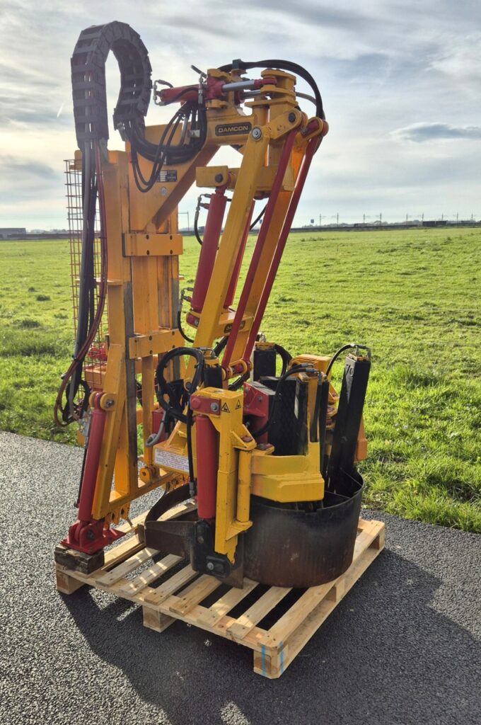 604019 KLR-700 HM avec bêches 60 + 70 cm avec cadre de montage pour tracteur Fendt étroit (narrow-track)