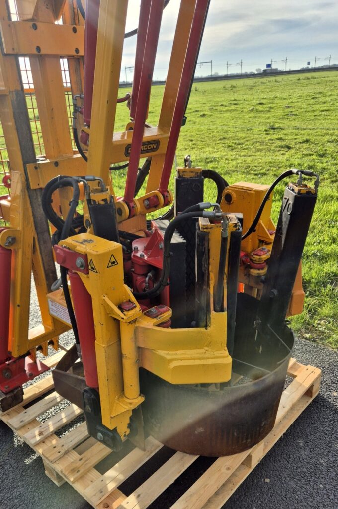 604019 KLR-700 HM avec bêches 60 + 70 cm avec cadre de montage pour tracteur Fendt étroit (narrow-track)